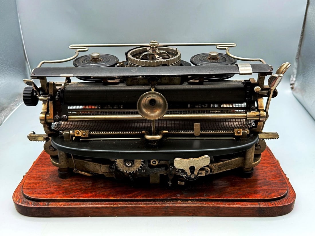 Hammond Multiplex Portable Typewriter with Original Wood Case - 7