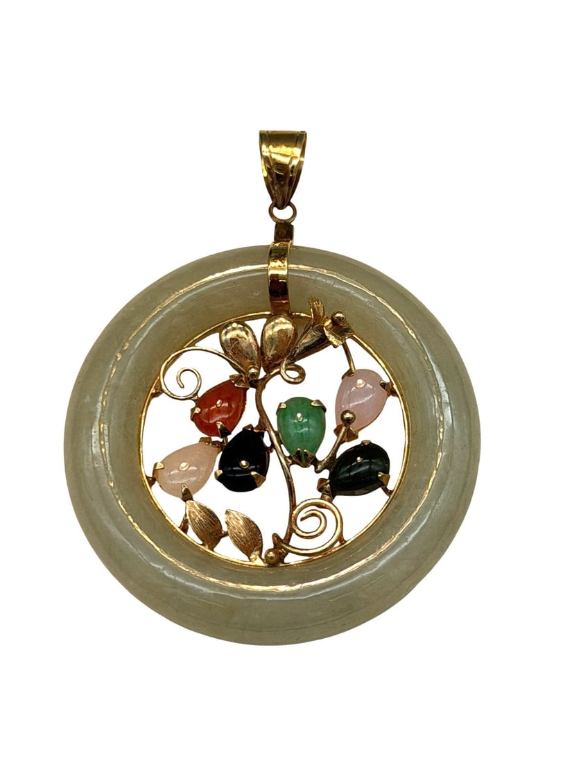 14k Gold Round Green Apple Jade and Stones Pendant: 14k Gold Round Green Apple Jade and Stones Pendant: Measures 1.5" in diameter.