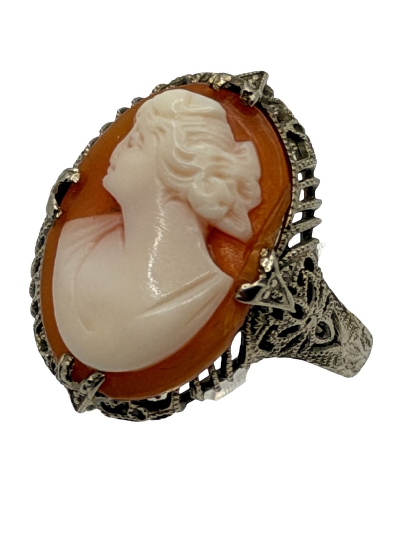 14k White Gold Ring with Cameo: 14k White Gold Ring with Cameo: Size 5.75, total weight is 3.43 grams.