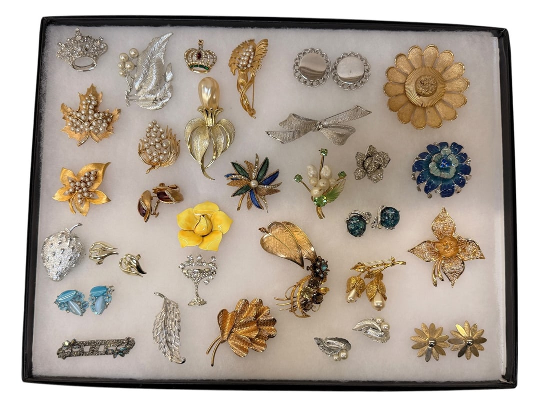 Group of Signed and Better Costume Jewelry: Group of Signed and Better Costume Jewelry: Includes Lisner, Sarah Cov, Franco, .925, Austria, Art brooches and earrings.