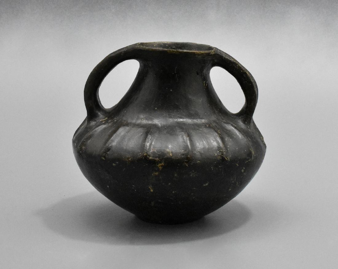 VILLANOVAN POTTERY VESSEL (1 of 4)