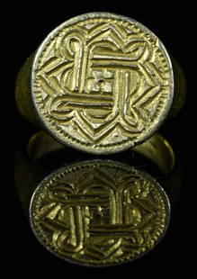 RARE ROMAN SILVER GILT PHILOSOPHER'S RING: Ca.200 AD. A Rare wearable Roman silver gilt ring depicting the Minotaur Labyrinth; most probably owned by a roman philosopher; When depicted on jewellry, the Minotaur labyrinth is a symbol of