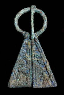 VIKING BRONZE PENANNULAR BROOCH: Ca.900-1100 AD. Amazing Viking Era cast bronze penannular brooch (fibulae) of the style known as Mordvinian, with granulated surfaces. This style incorporates the penannular style and enlarges the