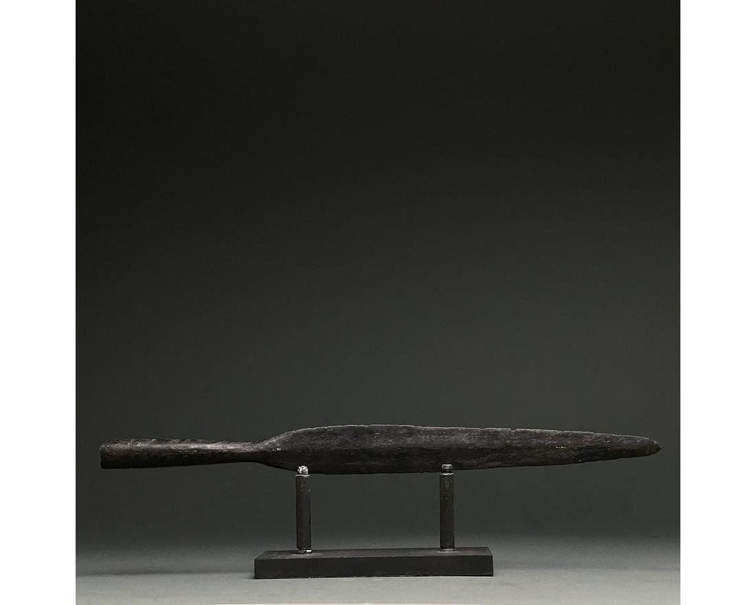 LARGE ROMAN IRON SOCKETED SPEAR HEAD: C. 300-500 AD Roman. An iron spearhead comprising a slender tapering blade and a long socket for increased control. Weapons of this type were used in the Late Roman period both by Roman soldiers and b
