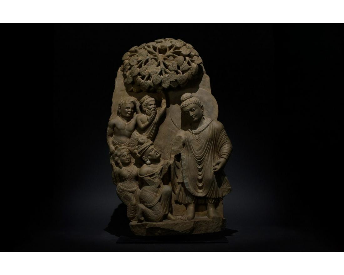 HUGE GANDHARA FIGURE OF BUDDHA MEETING FOREIGNERS UNDER (1 of 10)
