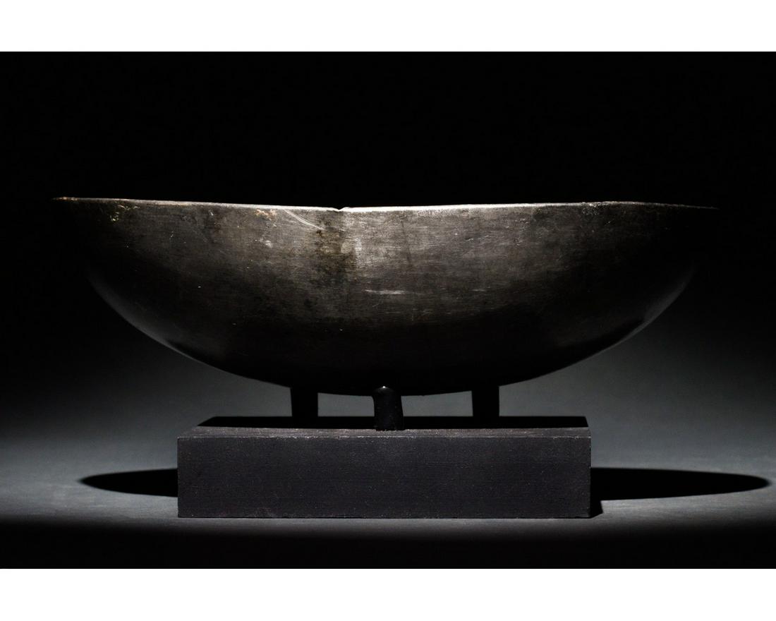 SASSANIAN SILVER BOAT SHAPED VESSEL (1 of 6)