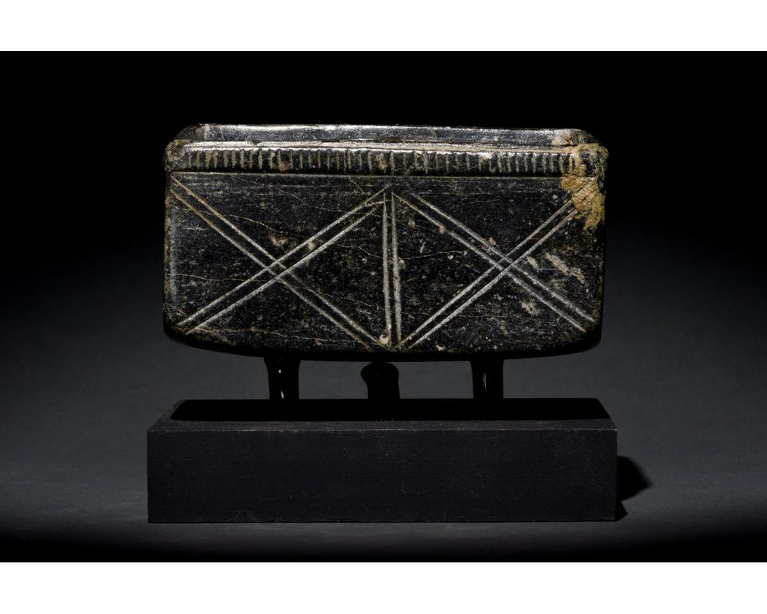 BACTRIAN STONE DECORATED VESSEL (1 of 9)