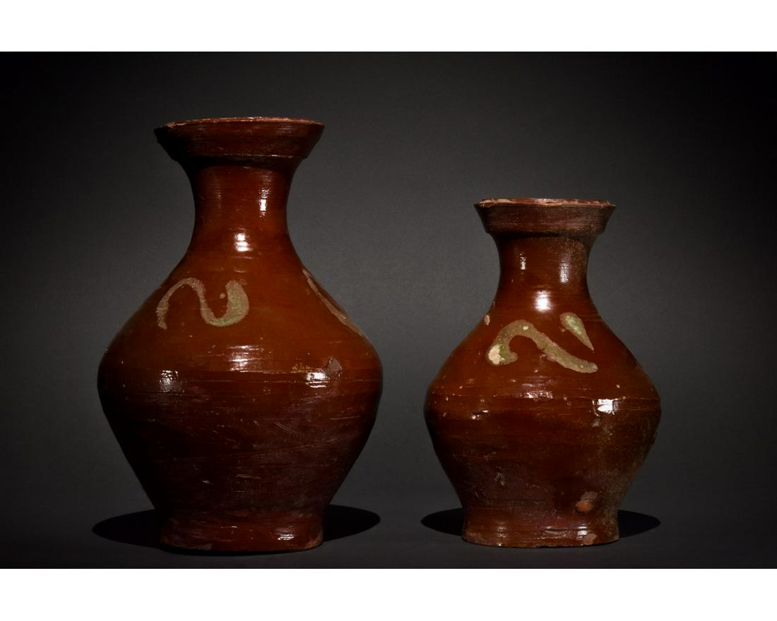 TWO CHINESE TANG DYNASTY GLAZED JARS (1 of 8)