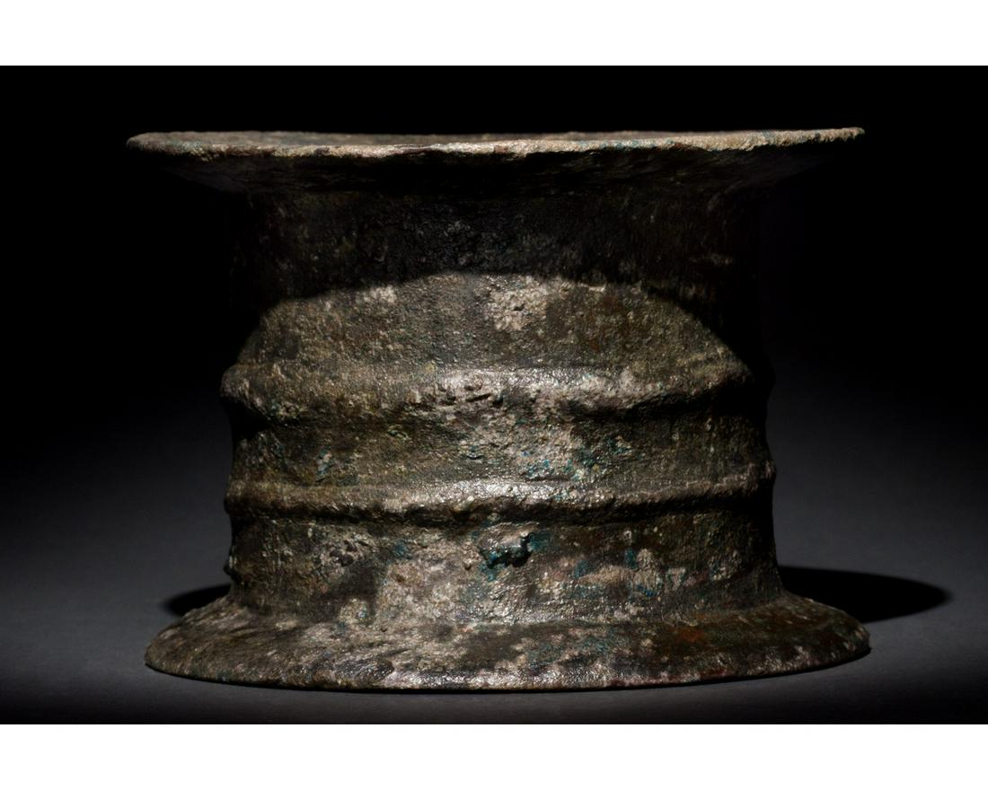 SELJUK BRONZE HEAVY MORTAR VESSEL (1 of 8)