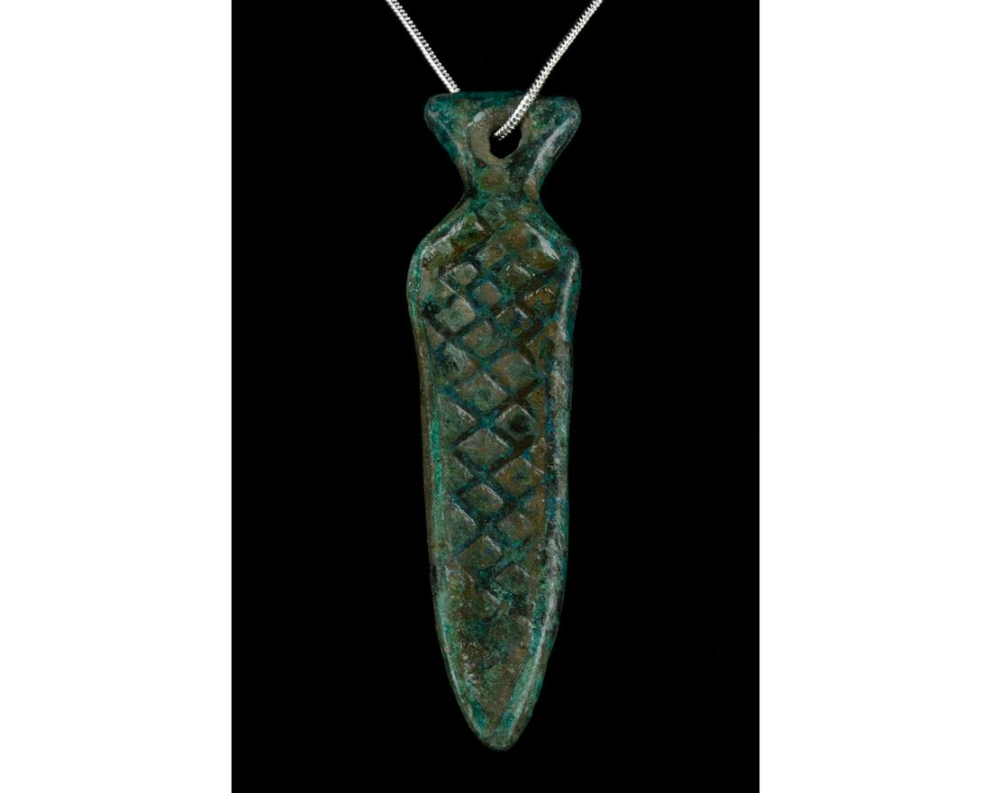 BRONZE AGE SWORD SHAPED PENDANT (1 of 7)