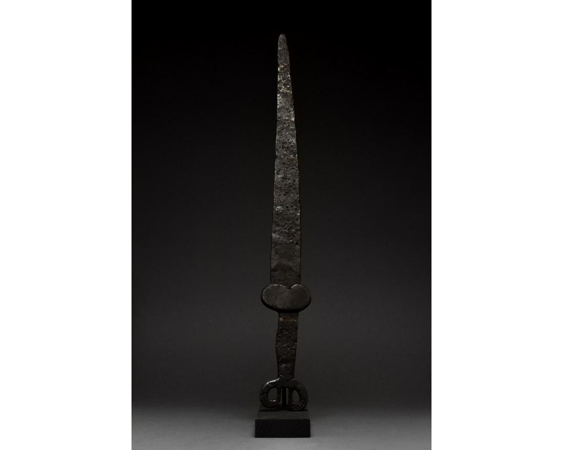 ANCIENT AKINAKES IRON SWORD (1 of 6)