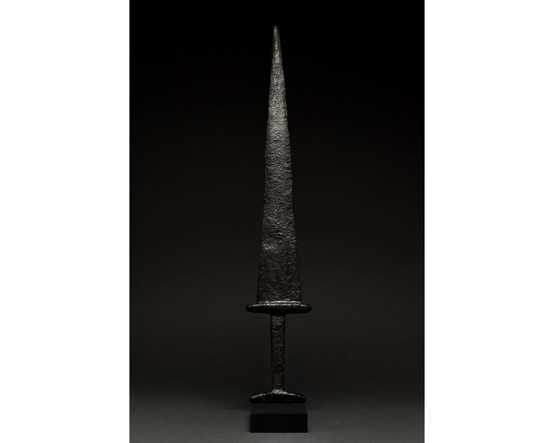 ANCIENT AKINAKES IRON SWORD (1 of 6)