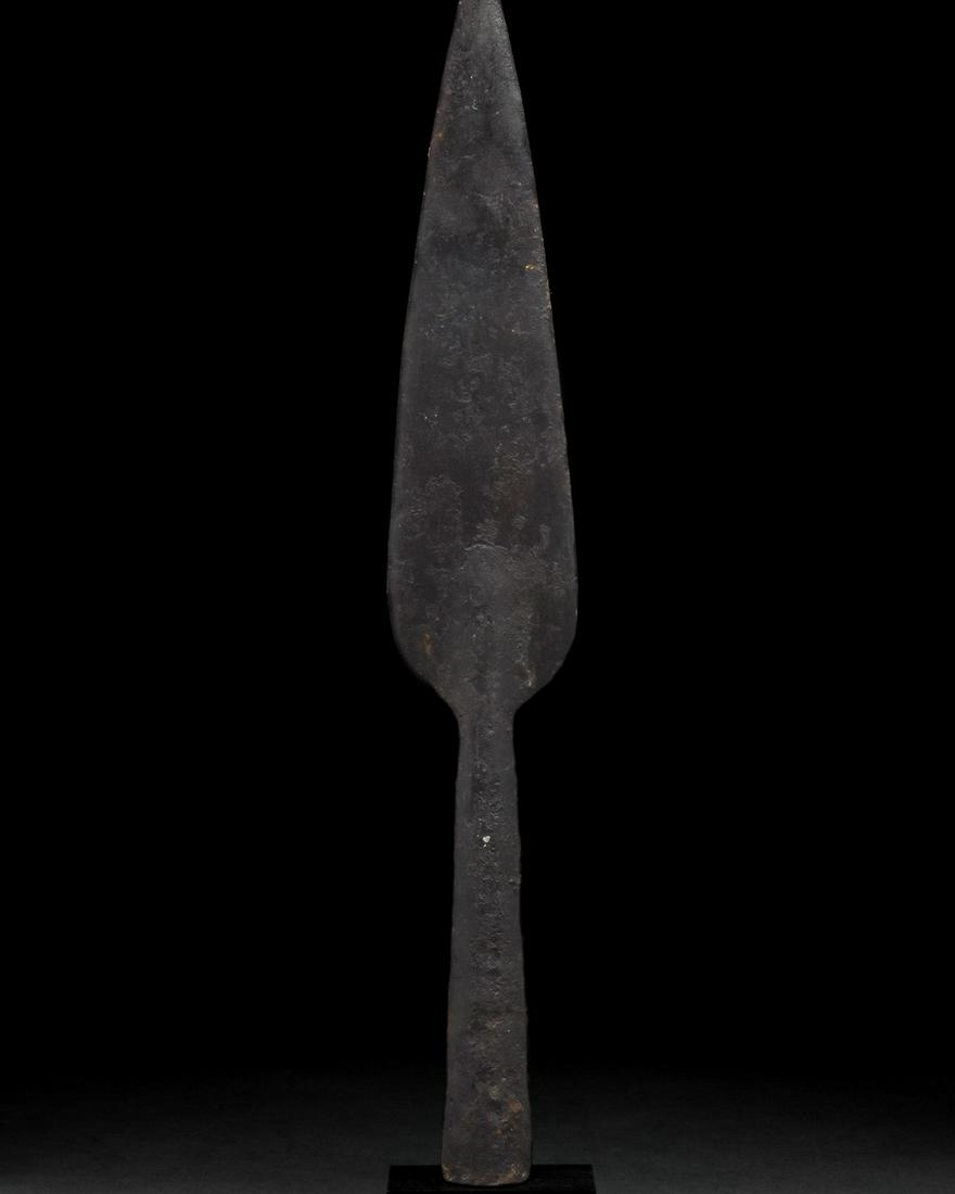 ROMAN IRON SPEARHEAD (1 of 4)