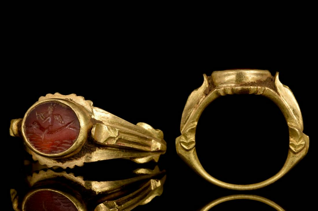 ROMAN CUPID RIDING DOLPHIN INTAGLIO GOLD RING (1 of 7)