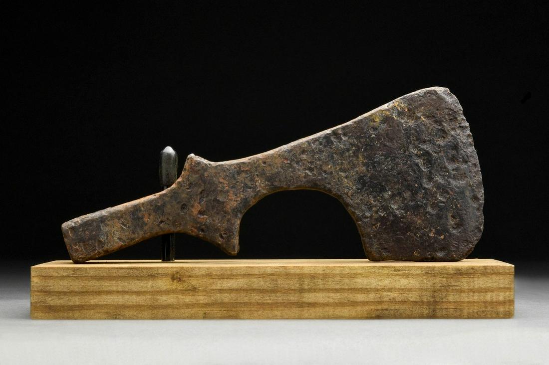 VIKING IRON AXE HEAD (1 of 3)