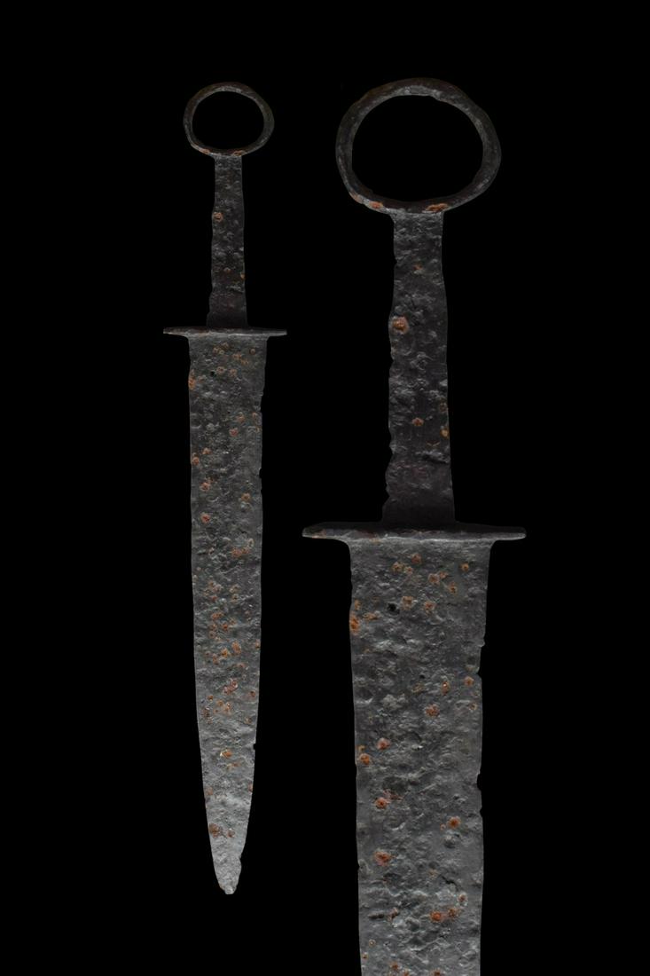 ROMAN IRON SWORD WITH RING POMMEL (1 of 4)