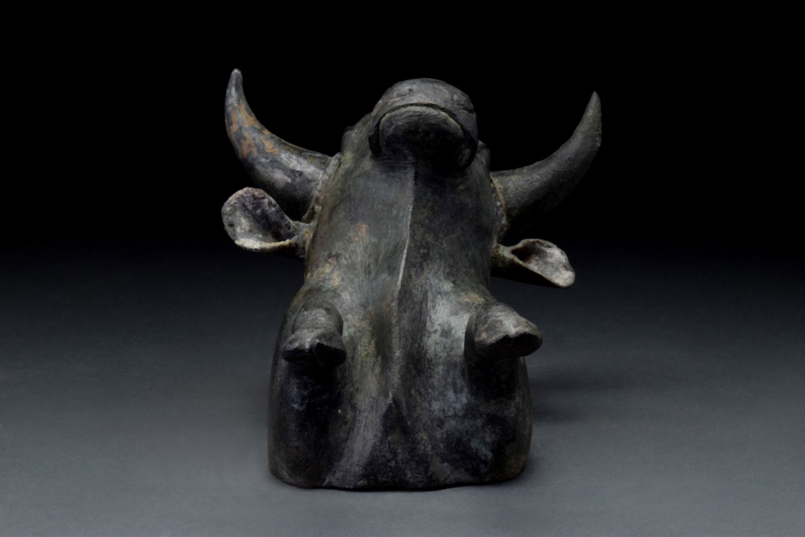 LARGE ROMAN BRONZE BULL PROTOME (1 of 6)