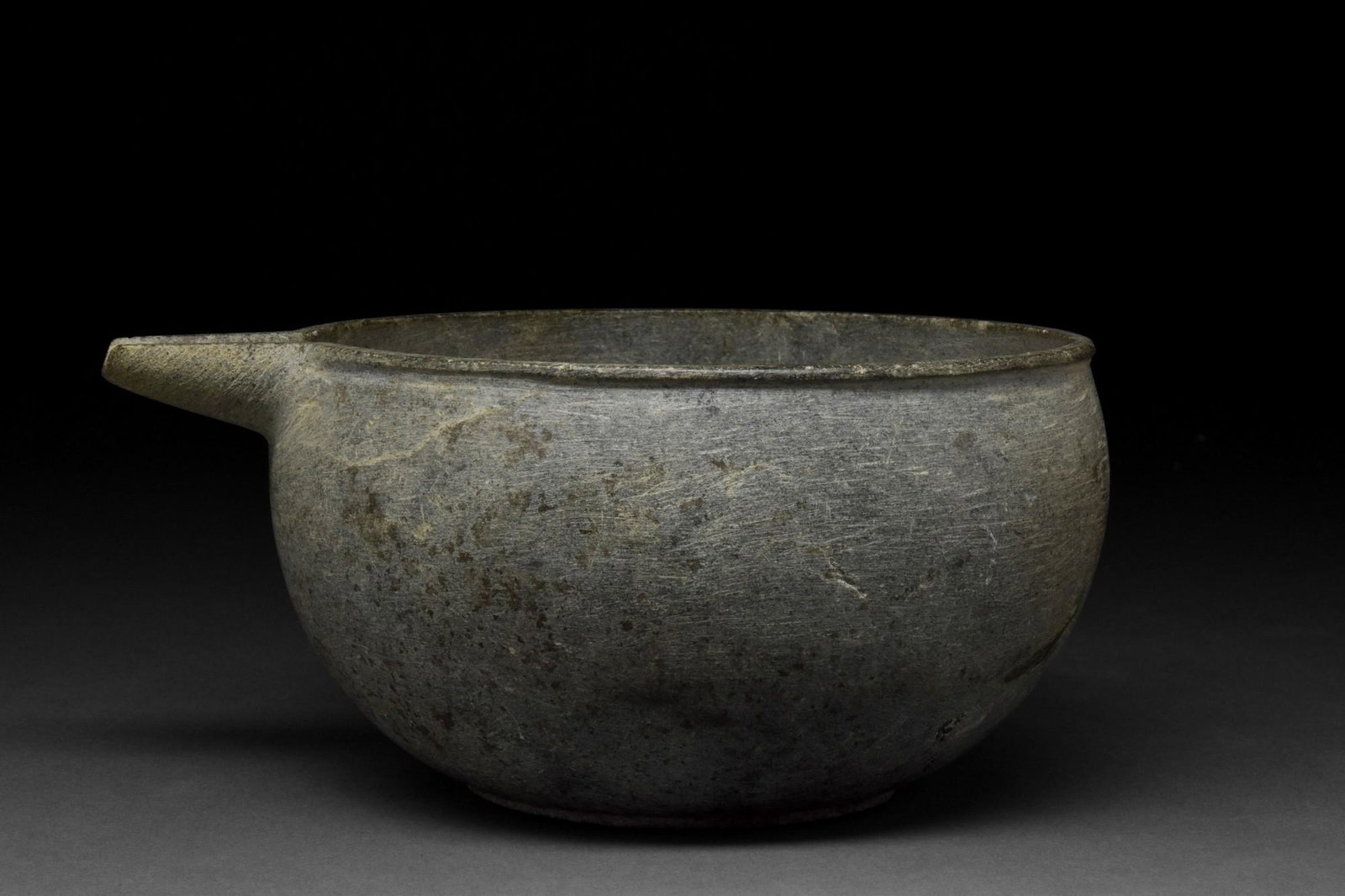 VERY FINE BACTRIAN POURING STONE VESSEL (1 of 6)