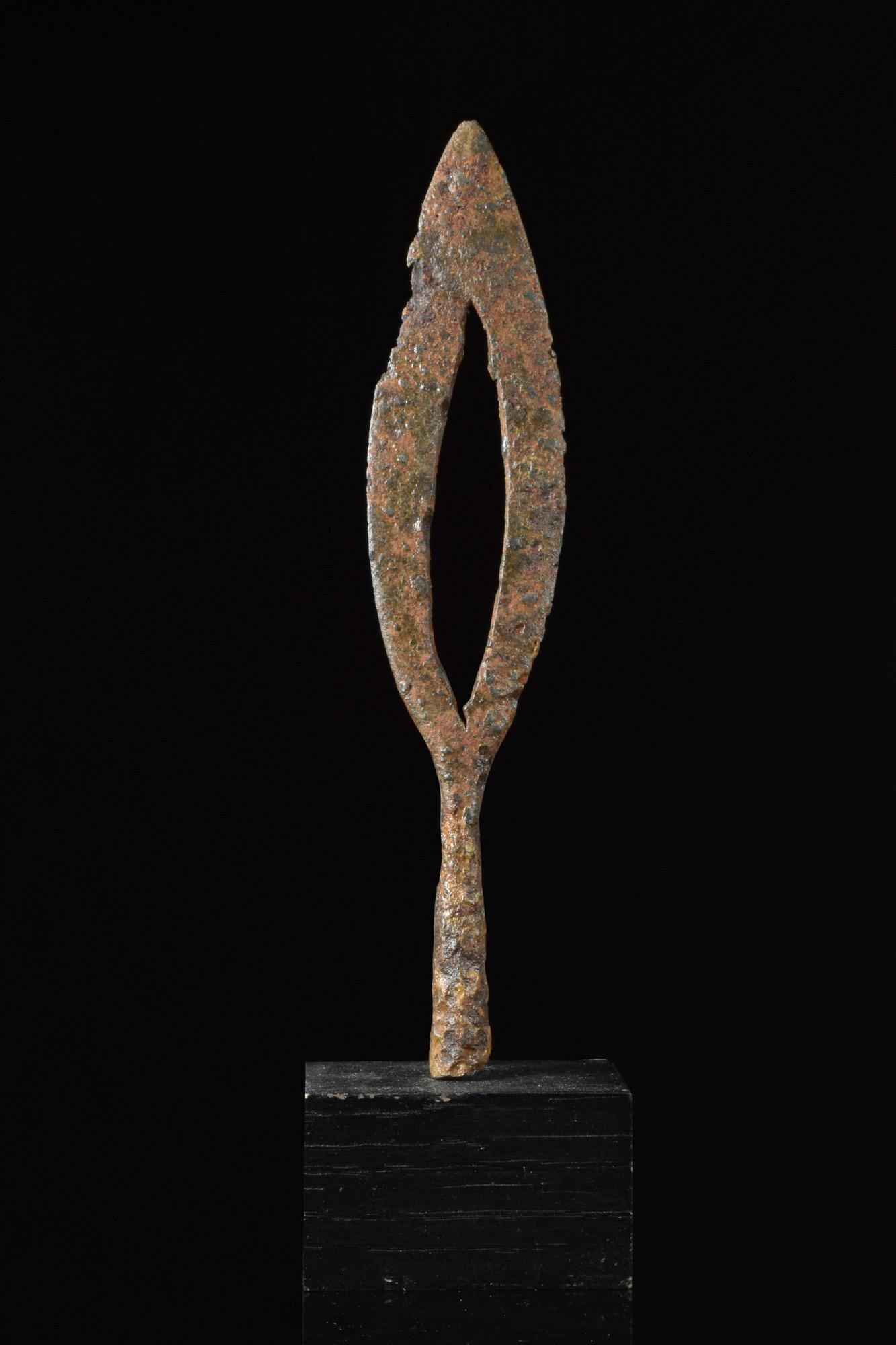 MEDIEVAL IRON FIRE ARROWHEAD (1 of 4)