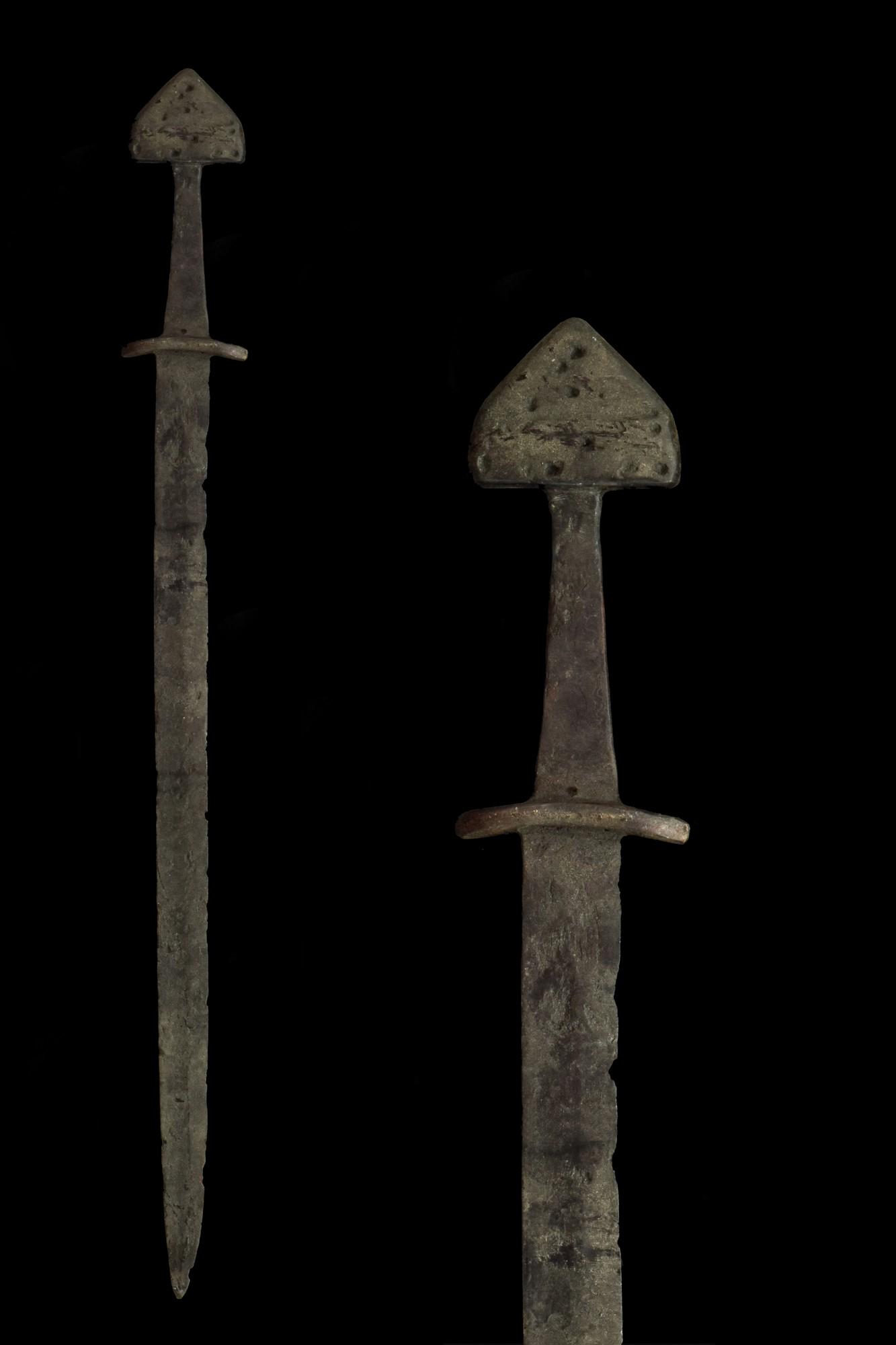 EASTERN VIKING IRON SWORD (1 of 5)