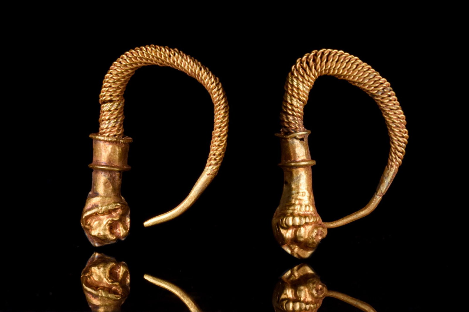 GREEK HELLENISTIC GOLD TWISTED EARRINGS WITH LION HEADS (1 of 4)