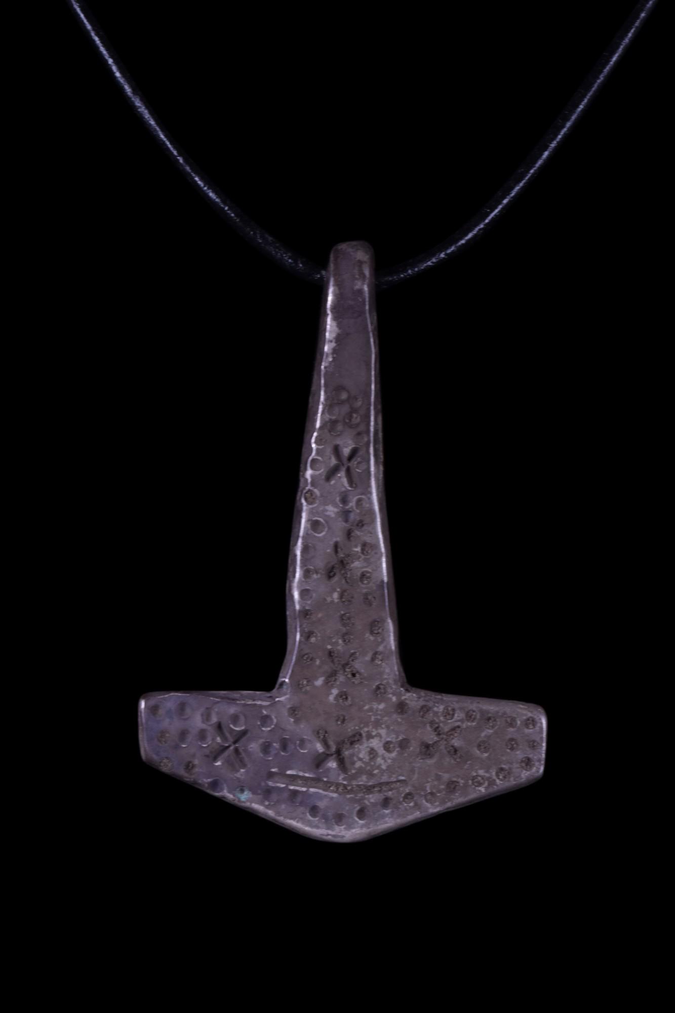 VIKING SILVER THOR'S HAMMER (1 of 4)