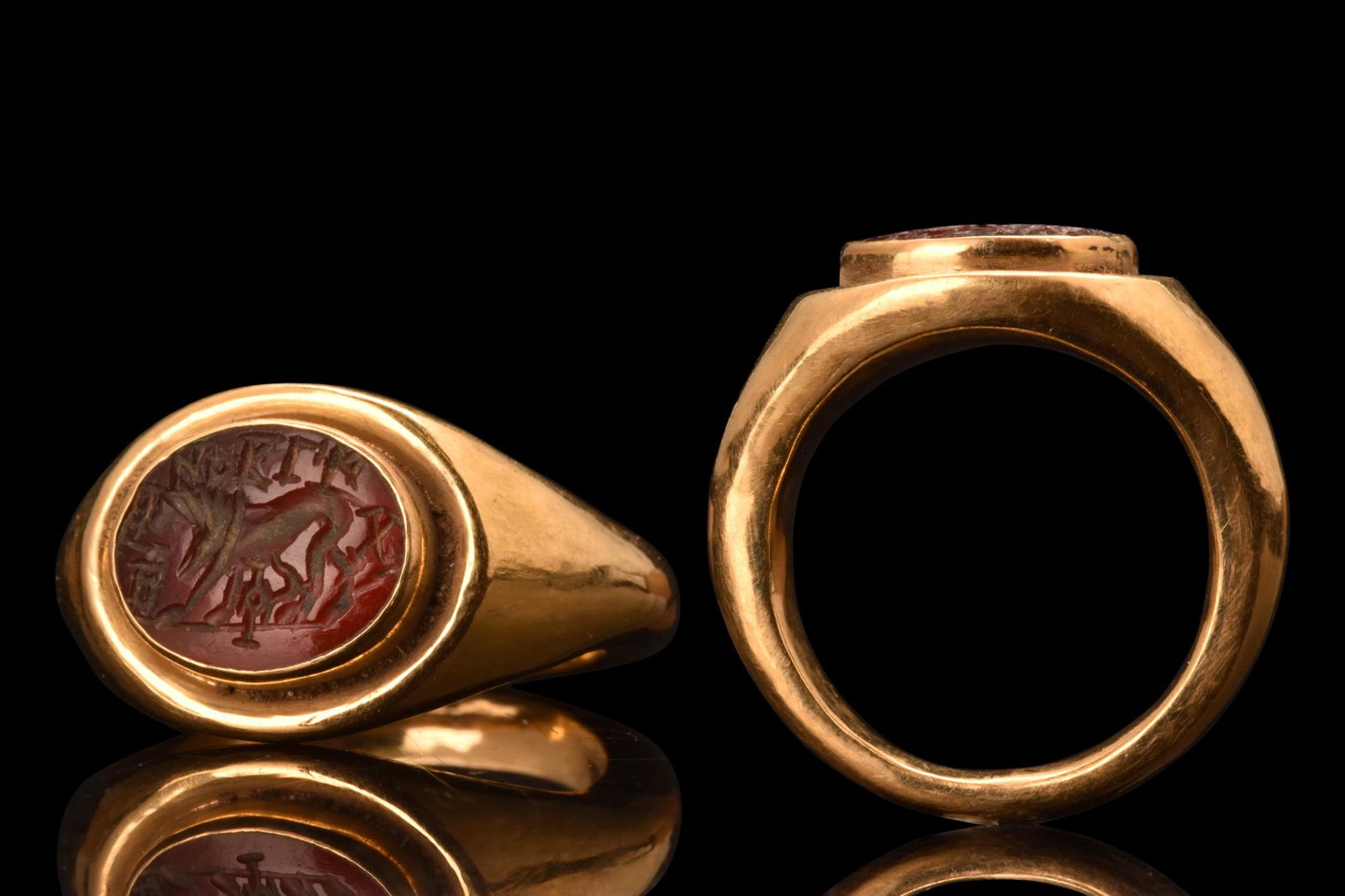 ROMAN GOLD RING WITH LION AND SCRIPT (1 of 6)