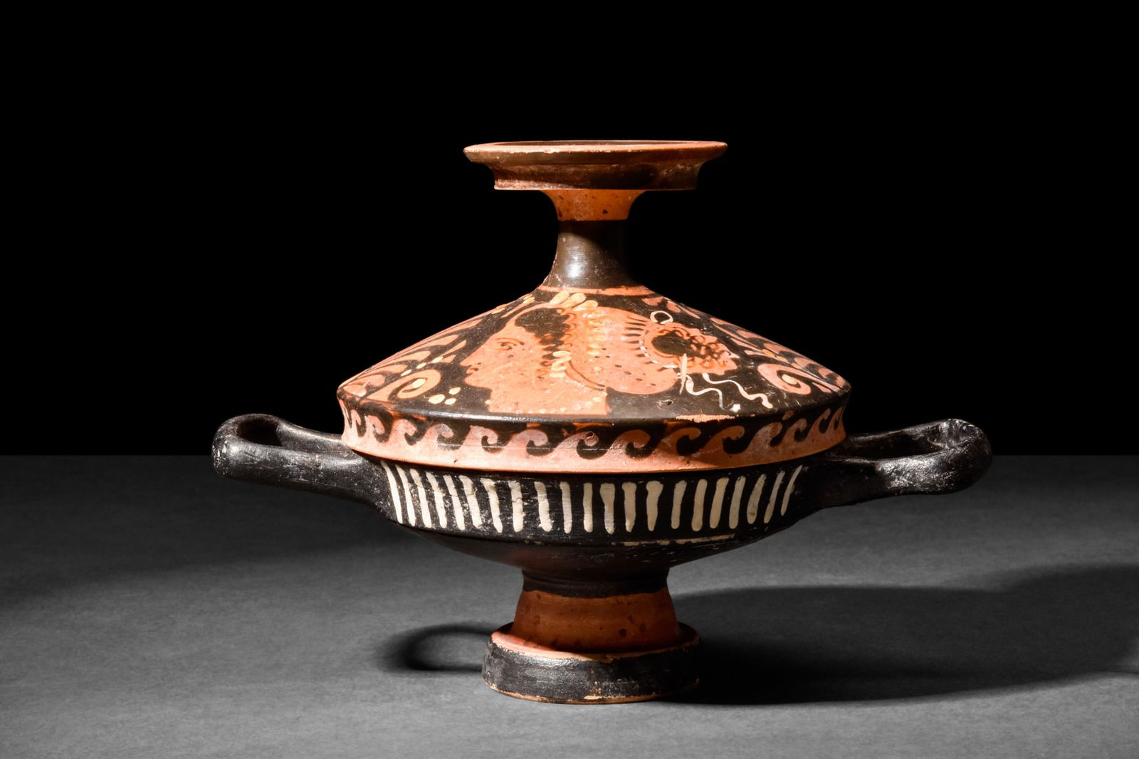 APULIAN LEKANIS WITH LADIES OF FASHION (1 of 3)