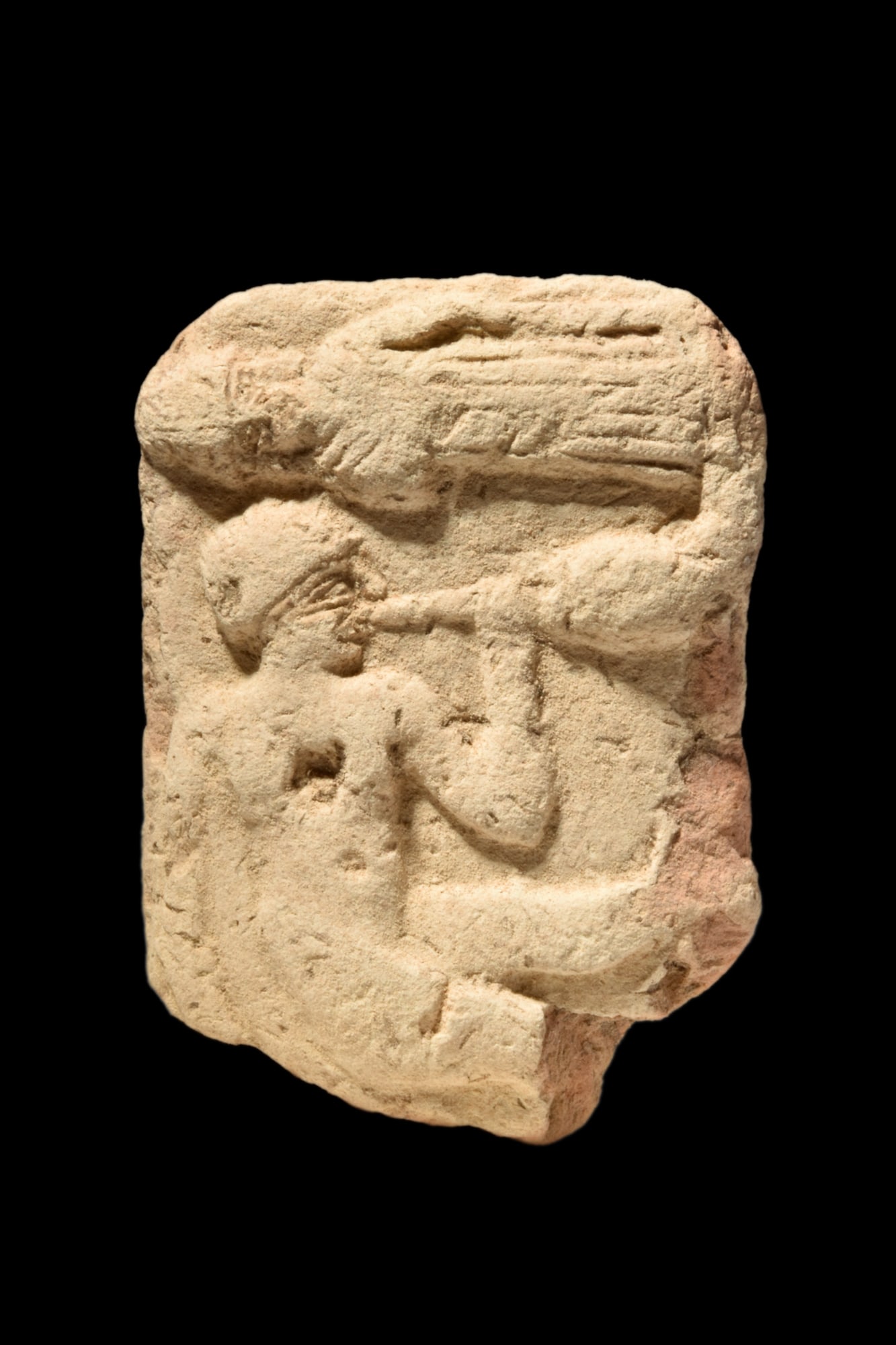 OLD BABYLONIAN POTTERY PLAQUE WITH TWO FIGURES (1 of 2)