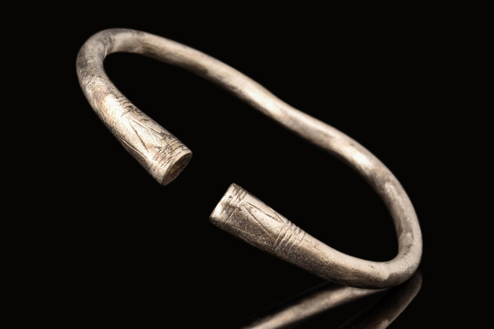 ROMAN SILVER BRACELET (1 of 6)