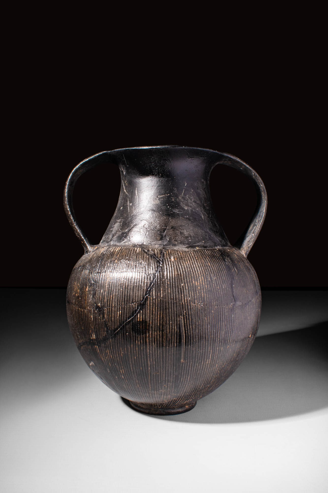 ETRUSCAN POTTERY AMPHORA (1 of 4)