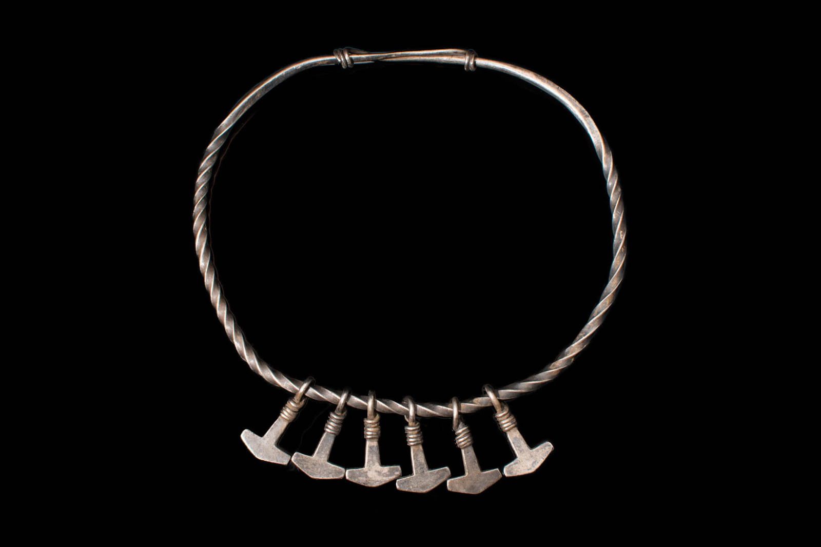 VIKING SILVER TORQUE WITH MJOLNIR PENDANTS (1 of 3)