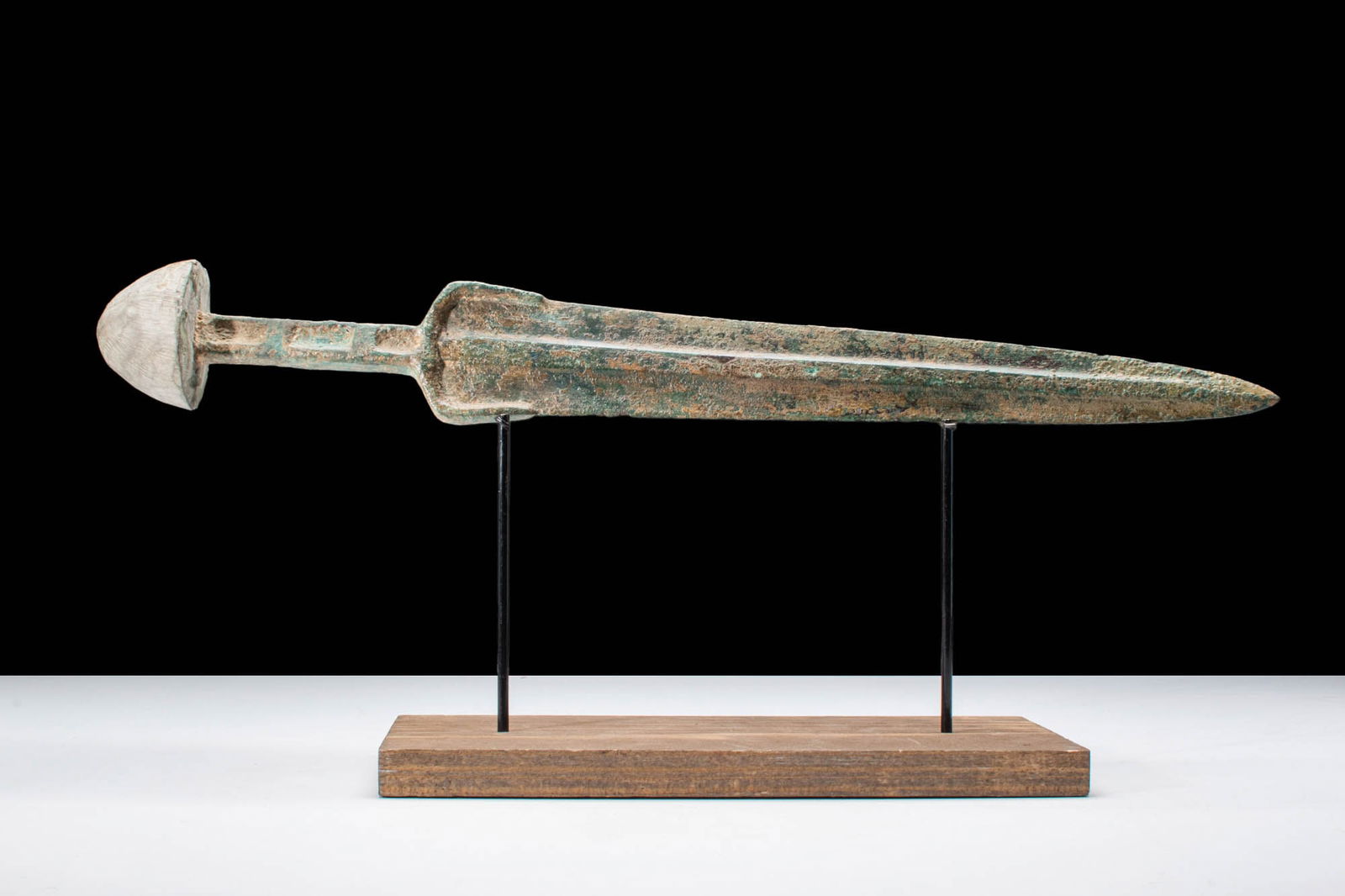 ANCIENT BRONZE SWORD WITH STONE POMMEL (1 of 4)