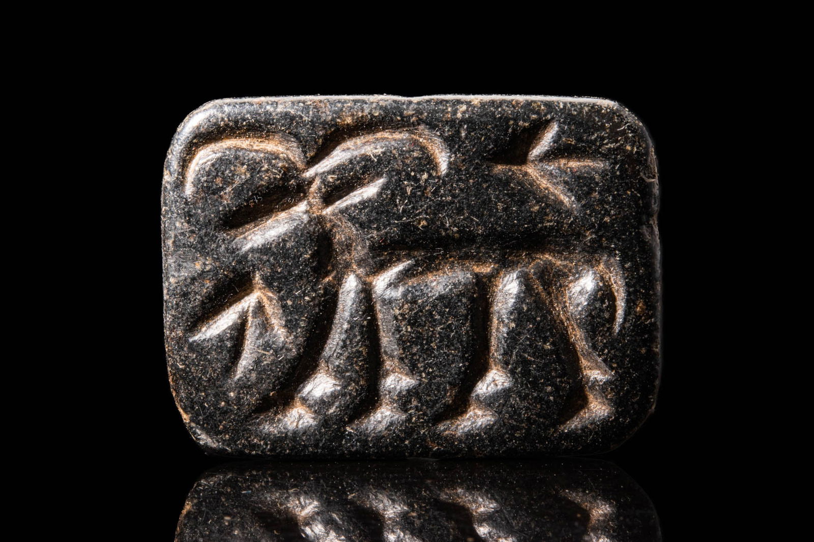 MESOPOTAMIAN BLACK STONE SEAL WITH ANTELOPE (1 of 4)