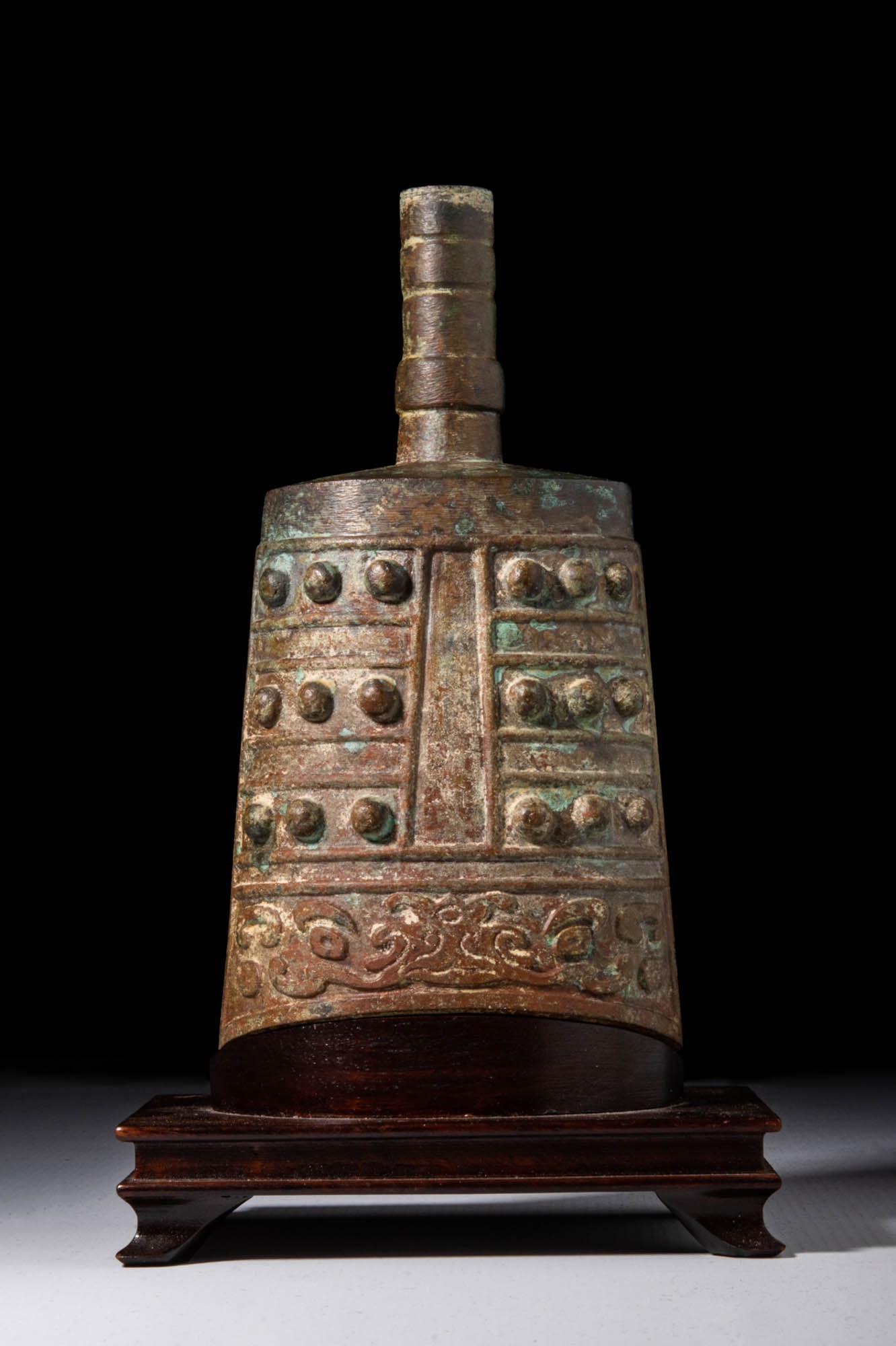CHINESE BRONZE BELL DECORATED WITH ABSTRACT PHOENIX (1 of 5)