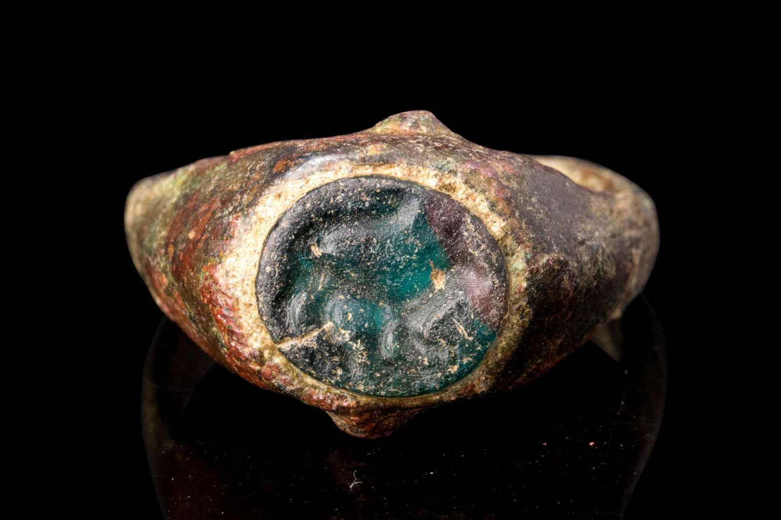 ROMAN BRONZE RING WITH GLASS INTAGLIO (1 of 4)