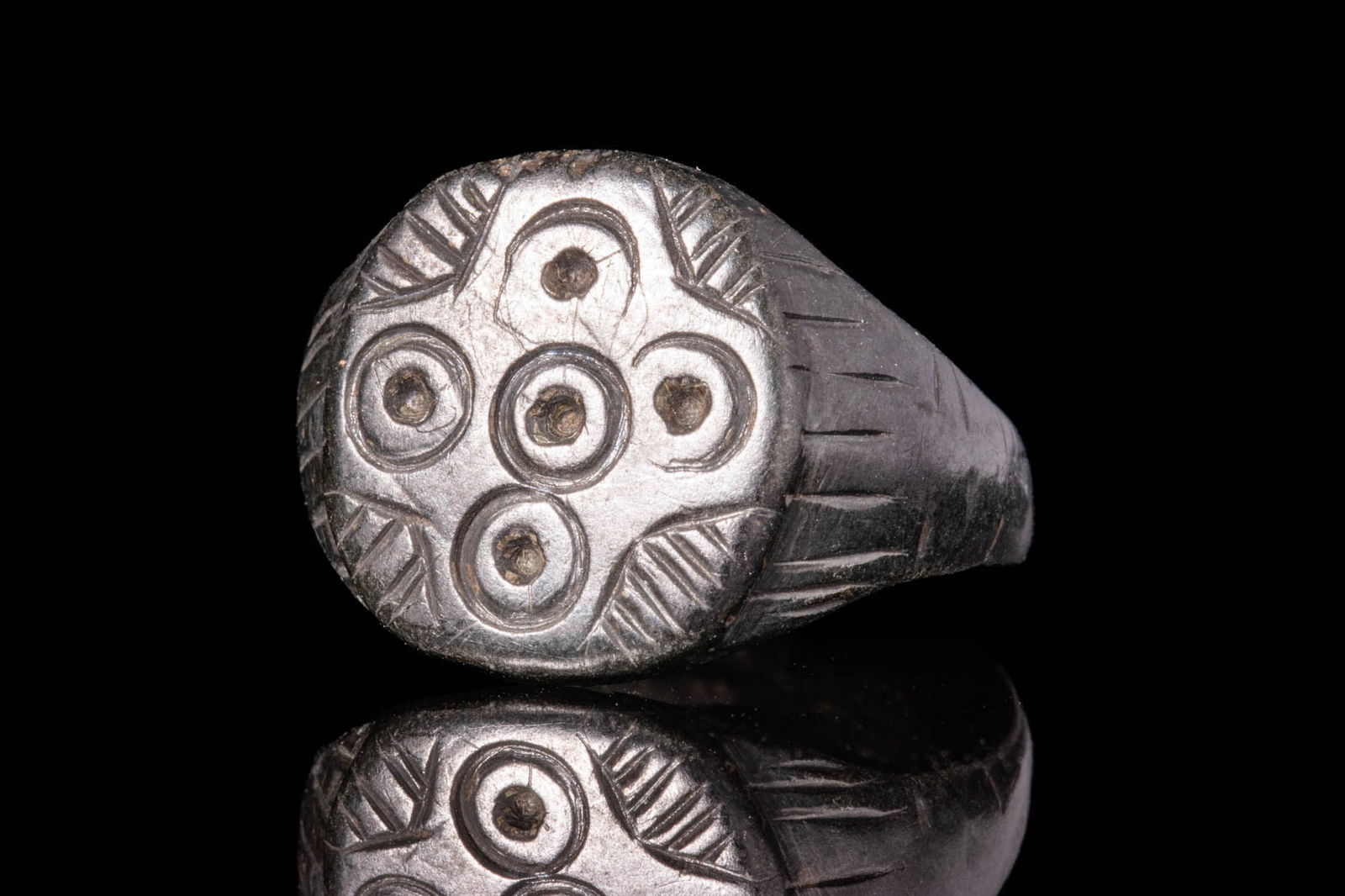 EARLY MEDIEVAL BRONZE RING WITH FIVE WOUNDS OF CHRIST MOTIF (1 of 4)