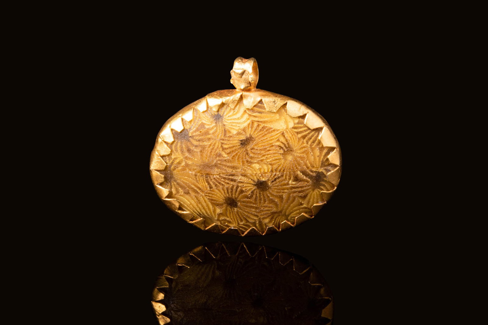 HELLENISTIC GOLD PENDANT WITH MILLEFIORI GLASS GEM (1 of 3)