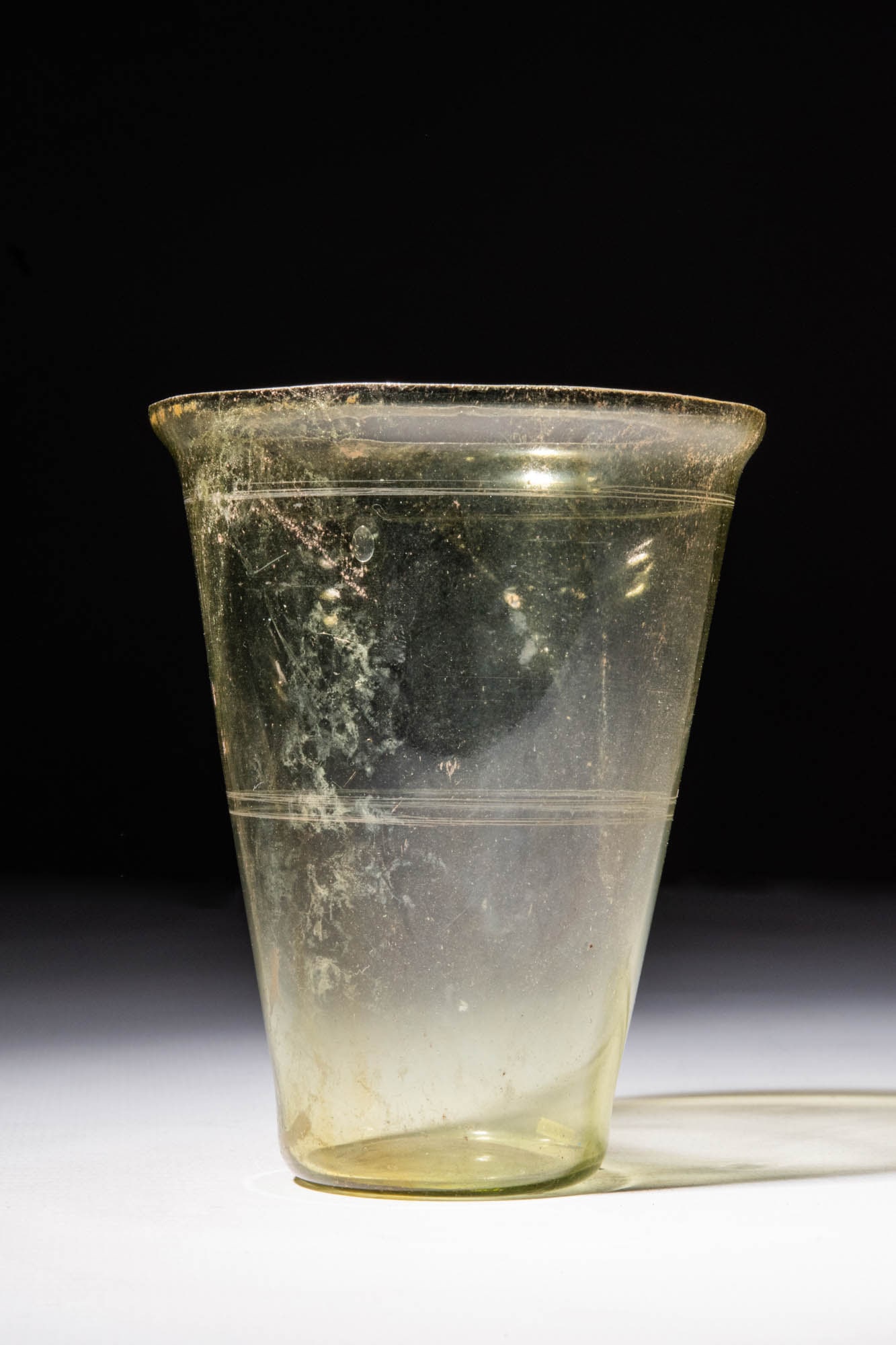 ROMAN TRANSLUCENT GLASS BEAKER (1 of 3)