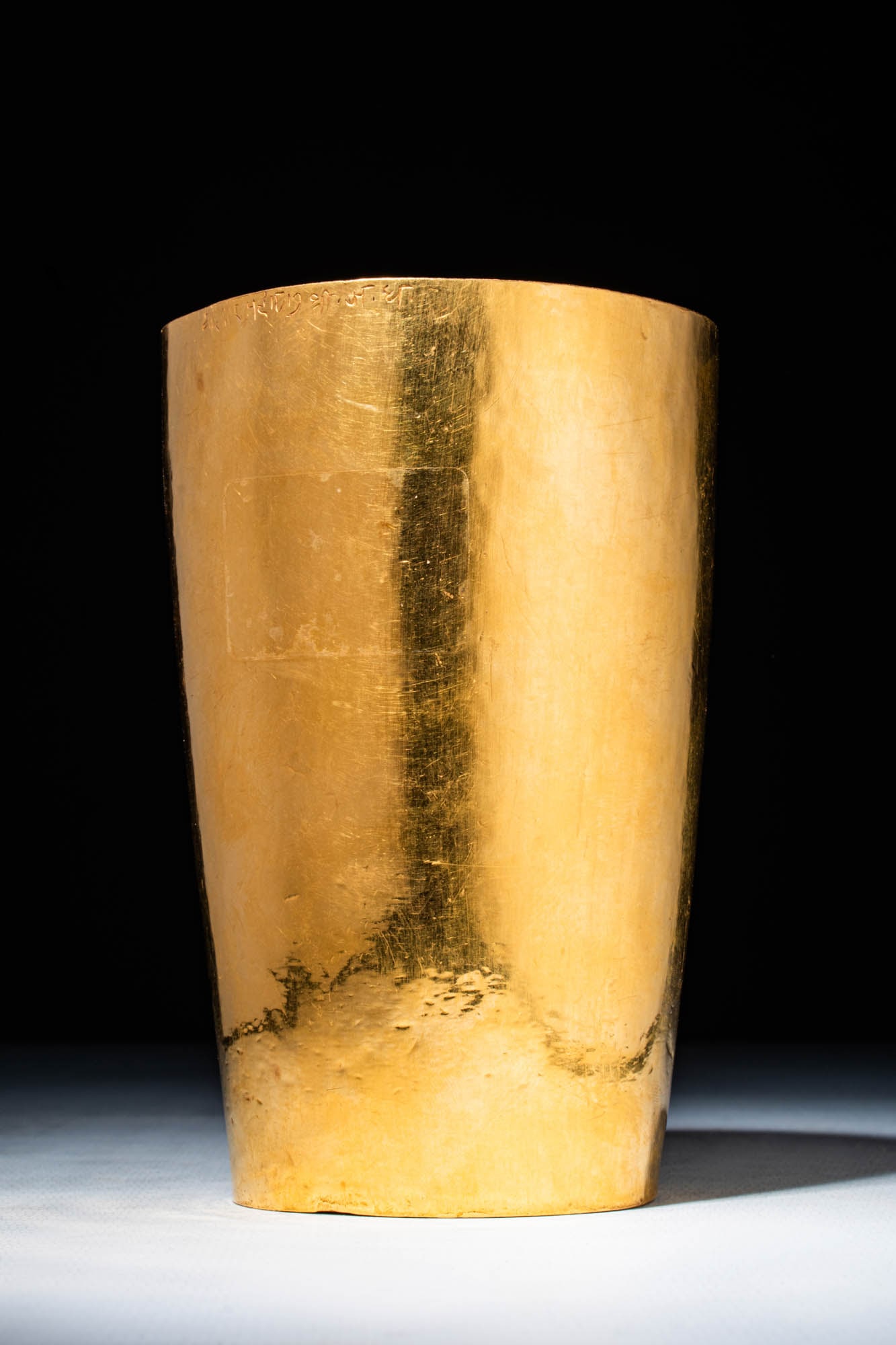 EXTRAORDINARY CENTRAL ASIAN / INDIAN SOLID GOLD BEAKER 696 GRAMS / 23 CARATS - XRF TESTED (1 of 6)