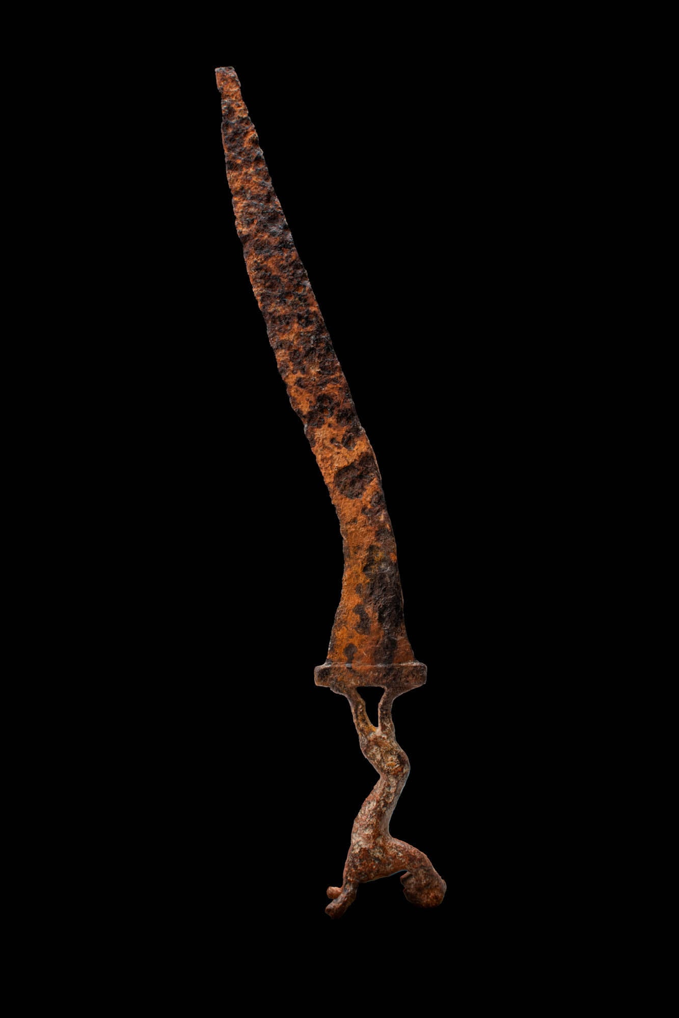 IRON AGE CURVED DAGGER WITH BRONZE PANTHER HANDLE (1 of 3)