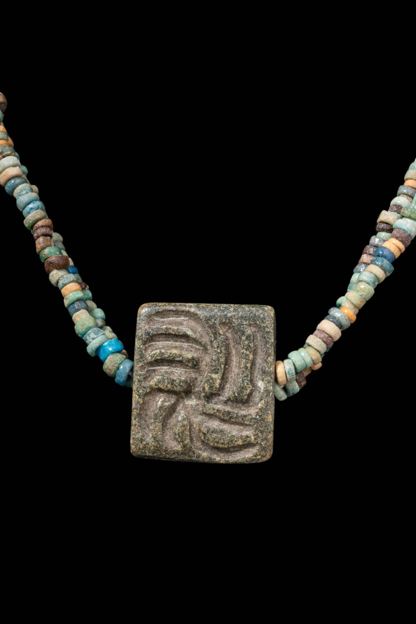 EGYPTIAN FAIENCE NECKLACE WITH CENTRAL STAMP SEAL (1 of 4)