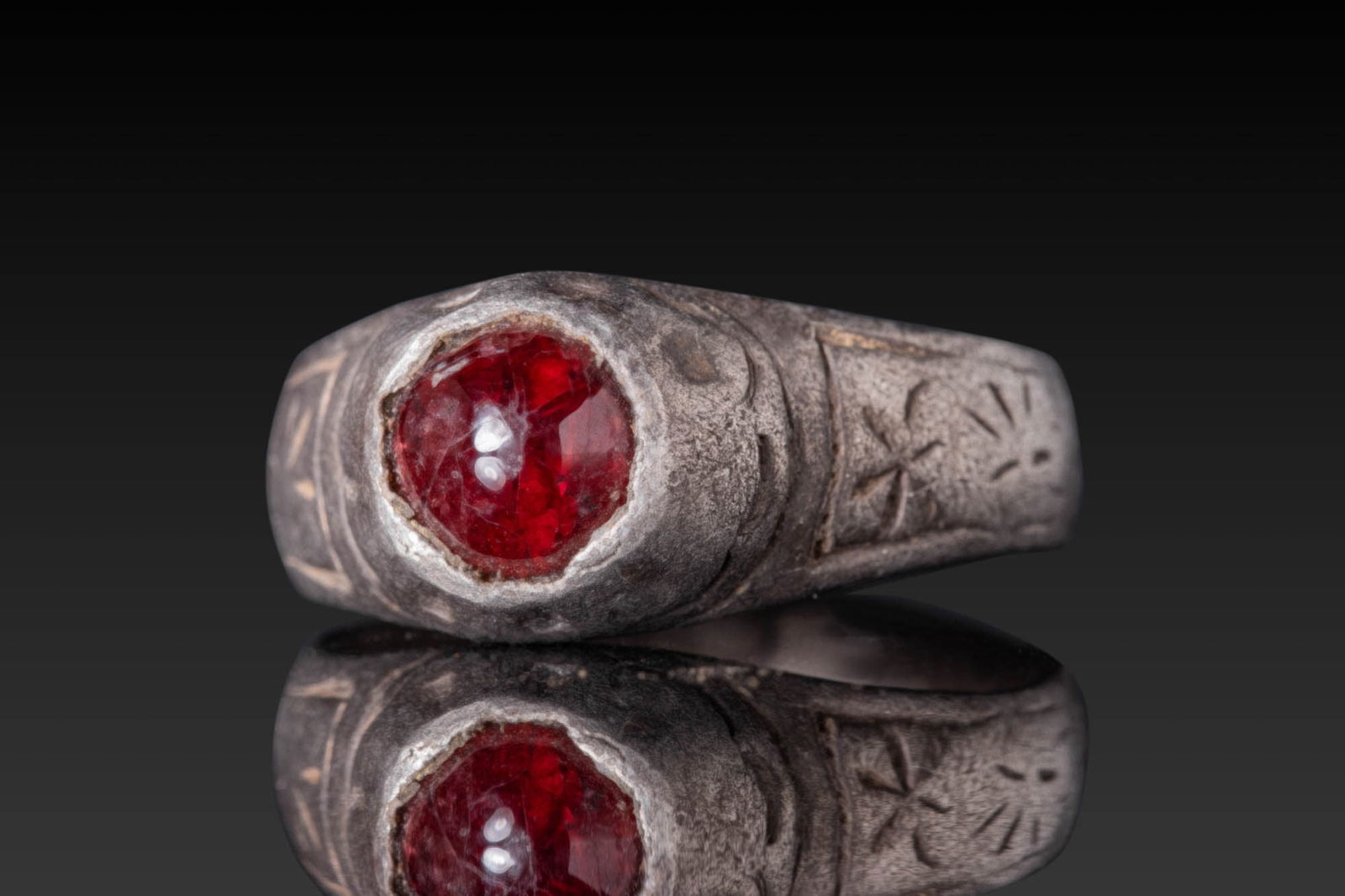 BYZANTINE SILVER RING WITH GARNET CABOCHON (1 of 3)