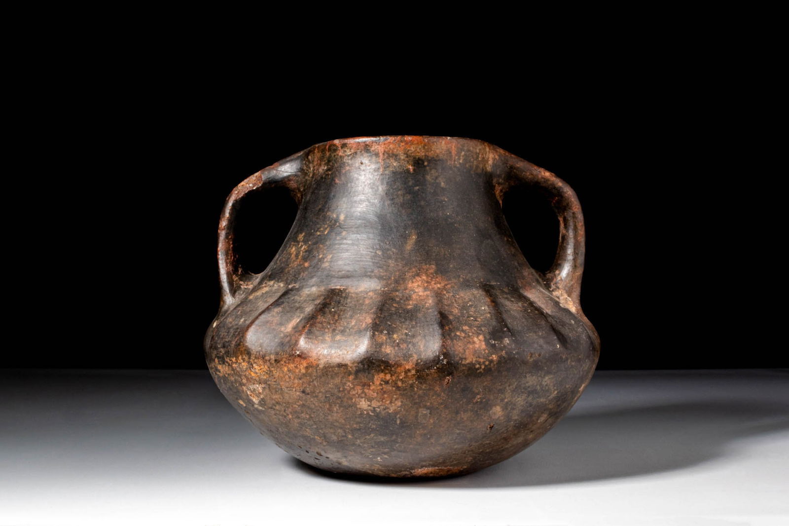 VILLANOVAN CARINATED KANTHAROS (1 of 4)