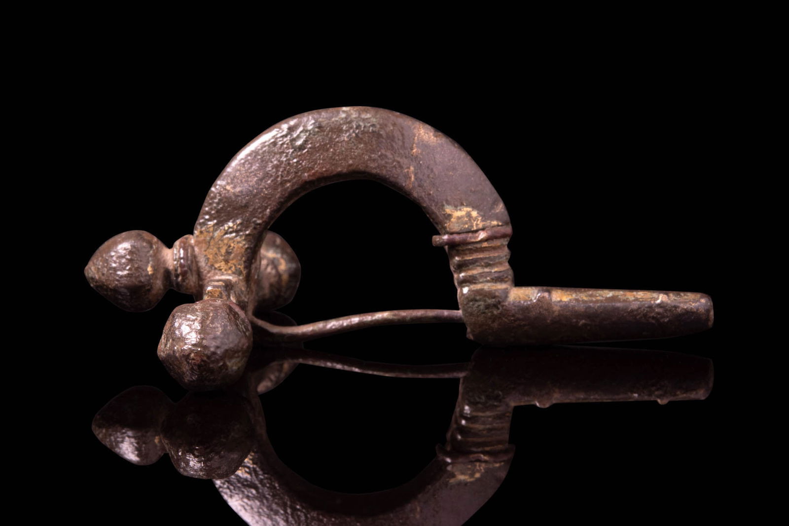 ROMAN LEGIONARY BRONZE-GILT BOW BROOCH (1 of 4)