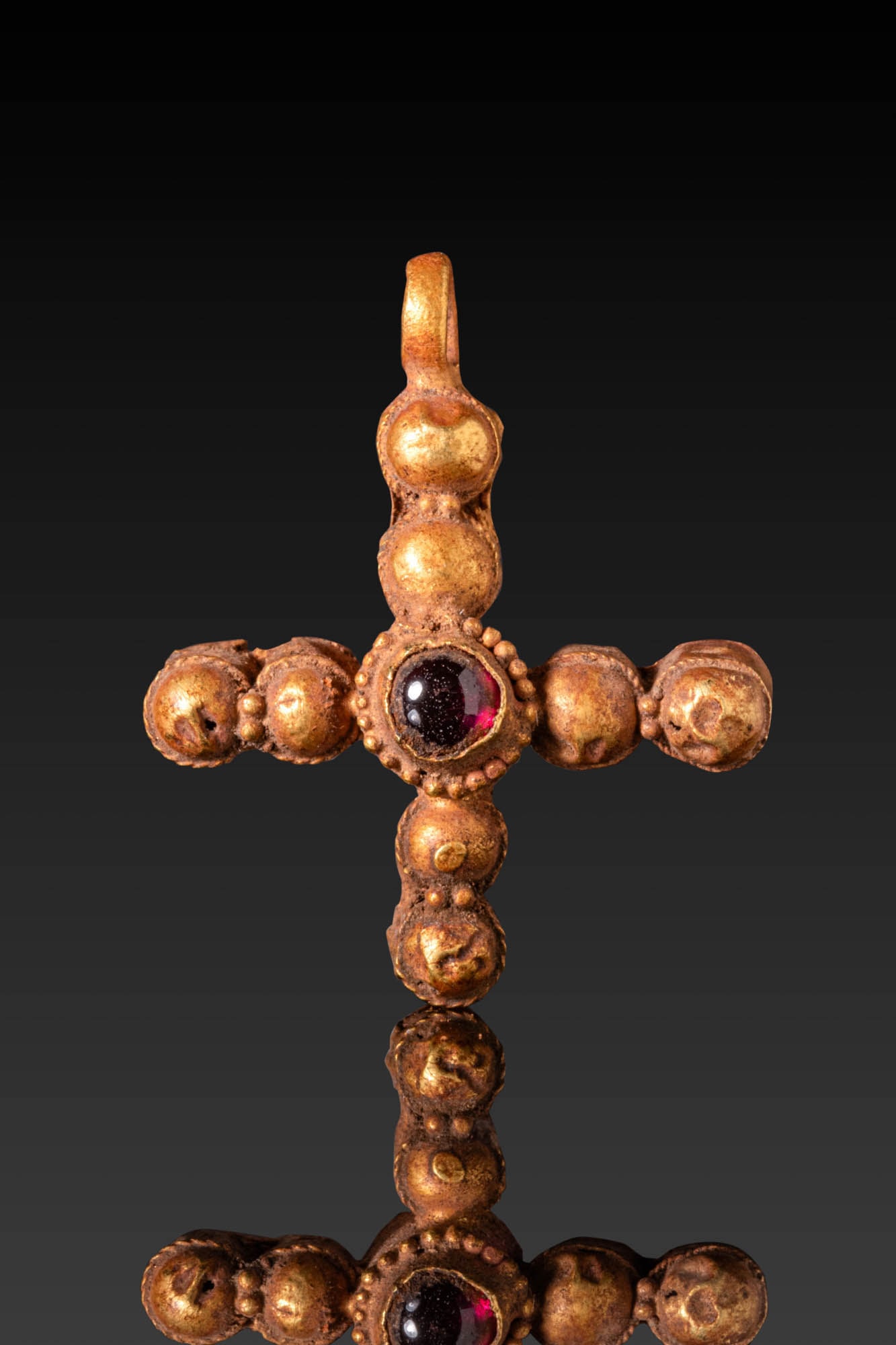 BYZANTINE HIGH KARAT GOLD CROSS WITH CENTRAL CABOCHON (1 of 3)