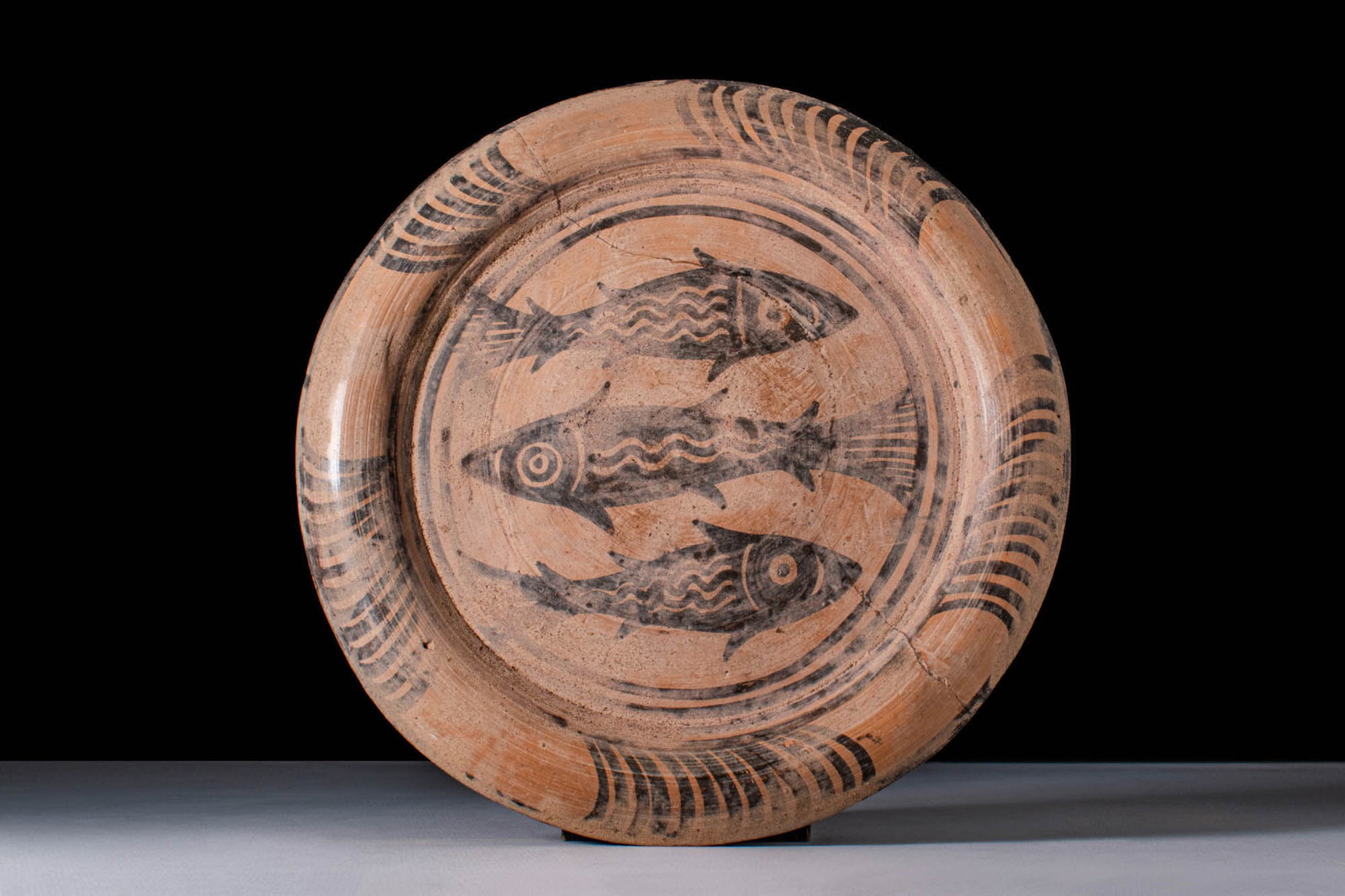 INDUS VALLEY TERRACOTTA FISH DISH (1 of 3)