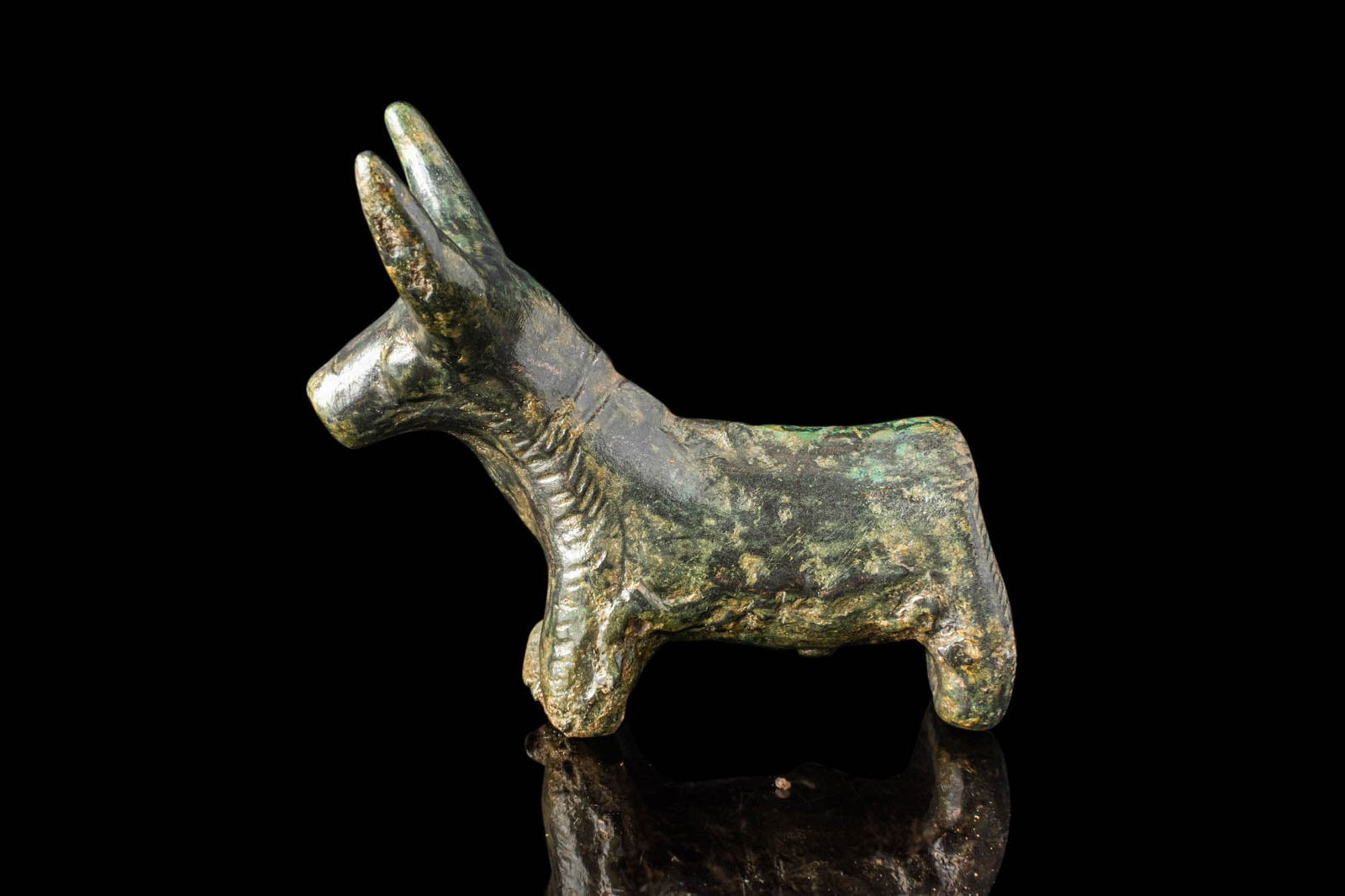 LARGE GREEK BRONZE STATUETTE OF BULL (1 of 4)