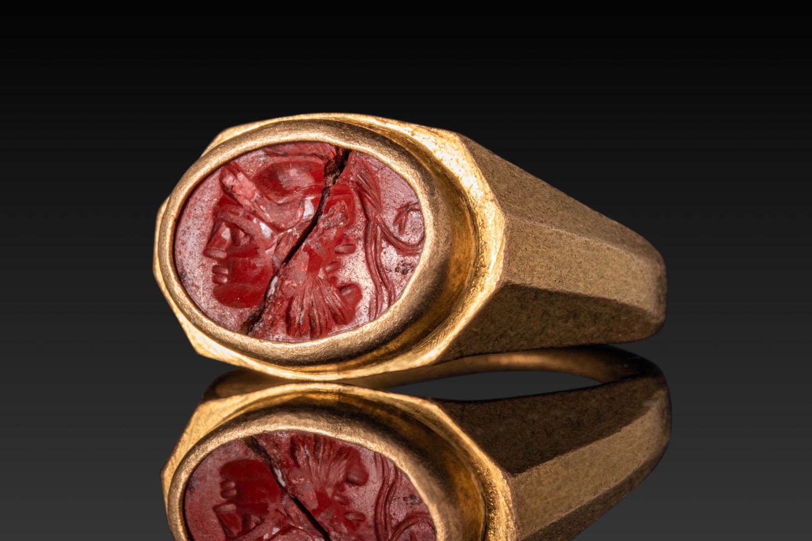 LATE ROMAN JASPER INTAGLIO DEPICTING MINERVA IN HIGH KARAT GOLD RING (1 of 3)