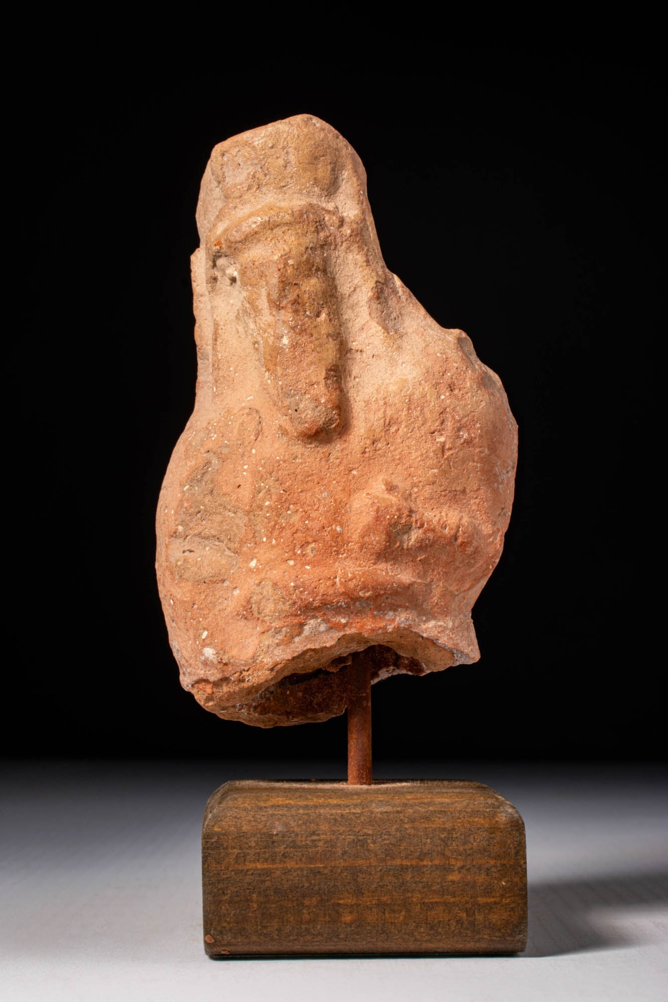 ASSYRIAN TERRACOTTA STATUETTE OF PRIEST (1 of 5)